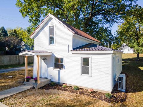 Photo of 416 N Williams Street, Bluffton, IN 46714 (MLS # 202541107)