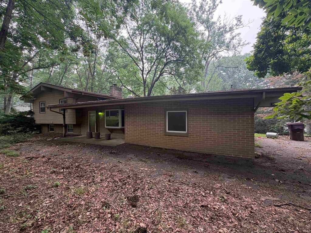 Photo of 9501 Crestridge Drive, Fort Wayne, IN 46804 (MLS # 202630540)