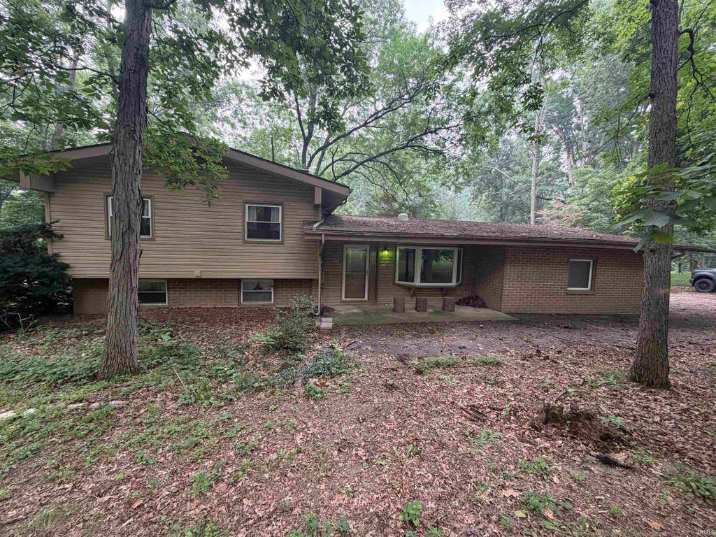 Photo of 9501 Crestridge Drive, Fort Wayne, IN 46804 (MLS # 202630540)