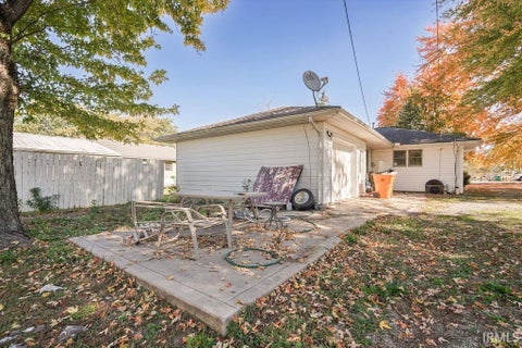 Tiny photo for 1439 E State Rd. 18 Road, Kokomo, IN 46901 (MLS # 202644368)
