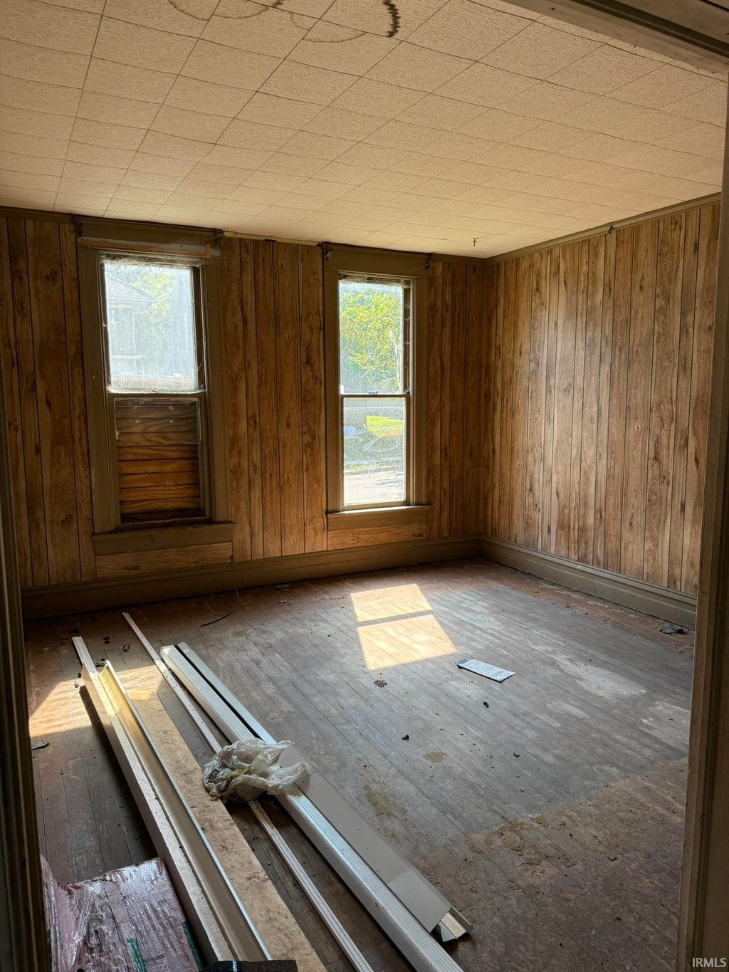 Photo of 820 Huestis Avenue, Fort Wayne, IN 46807 (MLS # 202540624)