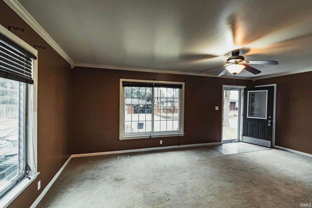 Photo of 1809 S Kenmore Drive, Evansville, IN 47714 (MLS # 202601060)