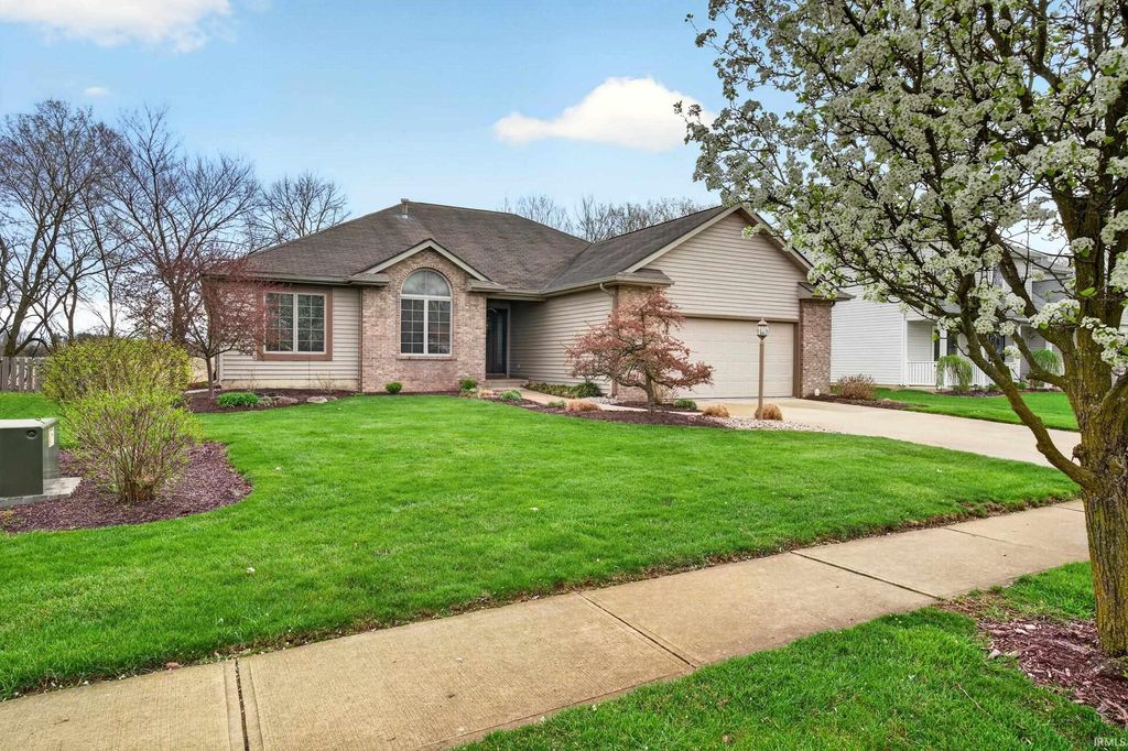 Photo of 221 Ballenshire Lane, Kendallville, IN 46755 (MLS # 202613589)