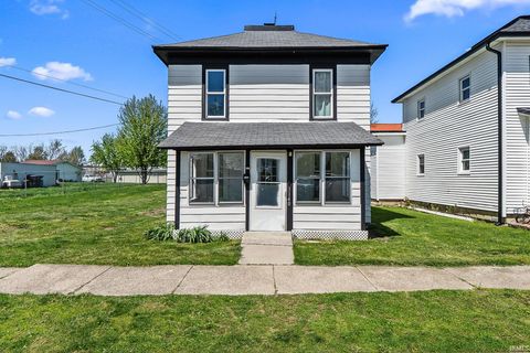 Photo of 1140 Superior Street, Huntington, IN 46750 (MLS # 202614382)