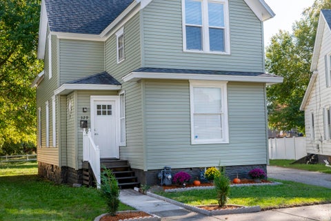 Tiny photo for 329 Jefferson Street, Elkhart, IN 46516 (MLS # 202643629)