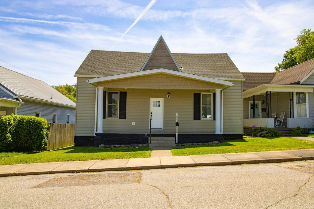 Photo of 2604 Hillcrest Terrace, Evansville, IN 47712 (MLS # 202614410)