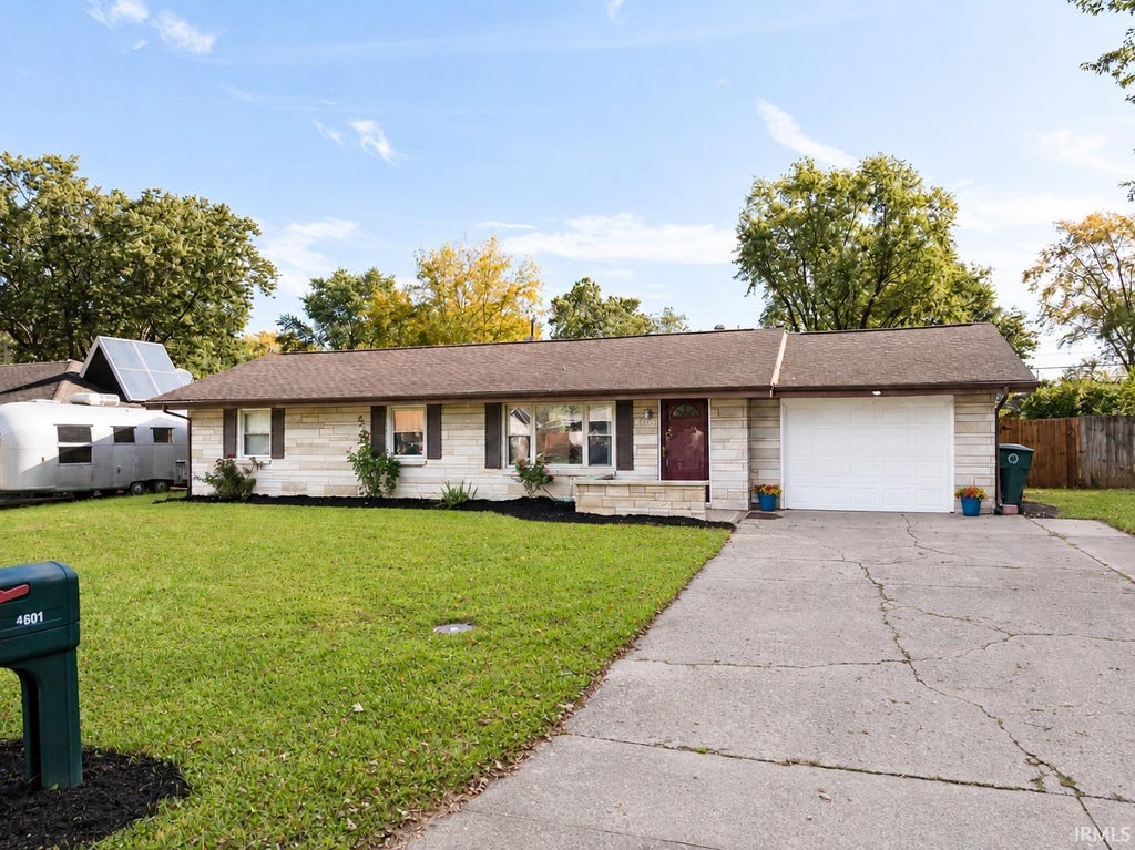 Photo of 4600 N Janney Avenue, Muncie, IN 47304 (MLS # 202642500)