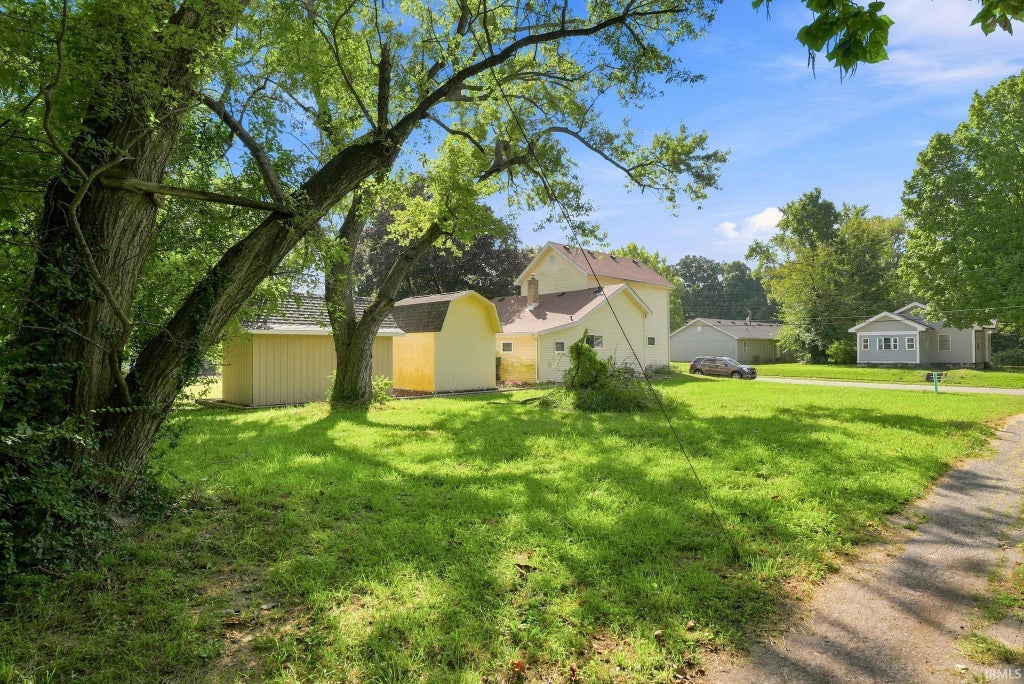 Photo of 212 Clifford Street, Anderson, IN 46012 (MLS # 202637028)