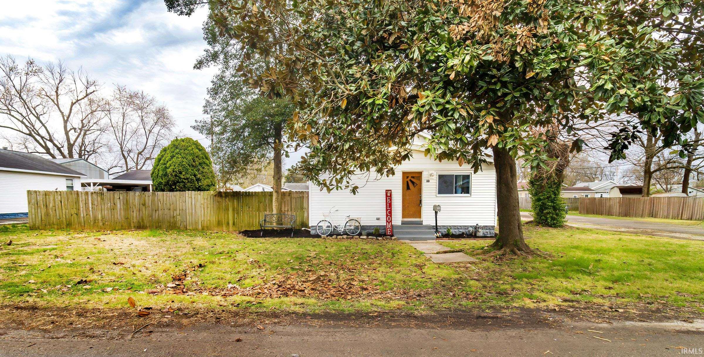 Evansville, Indiana 47711, United States, 2 Bedrooms Bedrooms, ,1 BathroomBathrooms,Residential,Active,98297