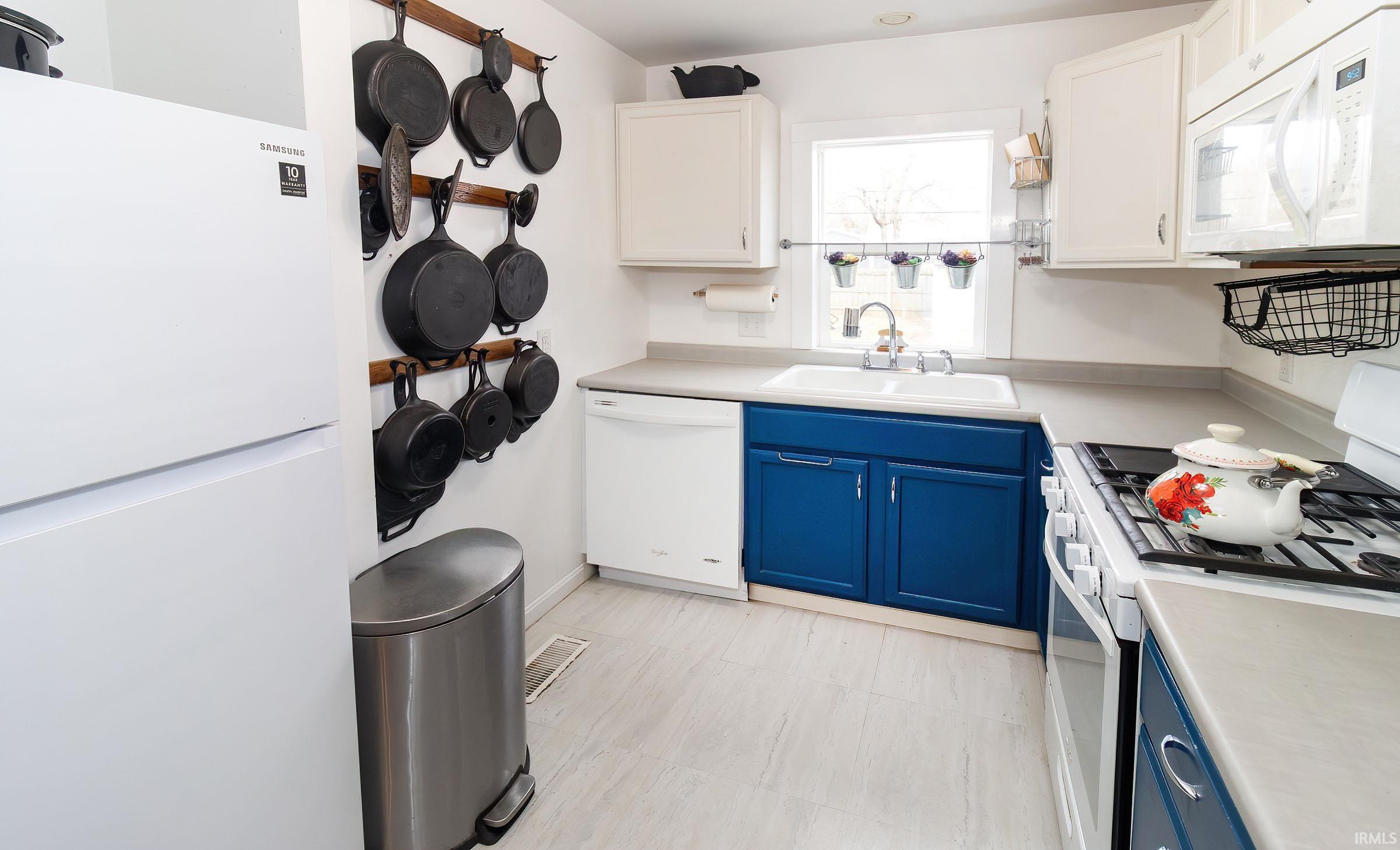 Evansville, Indiana 47711, United States, 2 Bedrooms Bedrooms, ,1 BathroomBathrooms,Residential,Active,98297