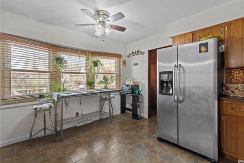 Tiny photo for 213 W WESTMORELAND Drive, Kokomo, IN 46901 (MLS # 202609710)