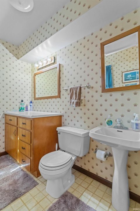 Tiny photo for 213 W WESTMORELAND Drive, Kokomo, IN 46901 (MLS # 202609710)