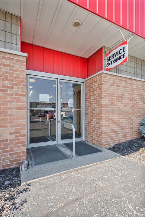 Tiny photo for 1500 E Boulevard Street, Kokomo, IN 46902 (MLS # 202644205)