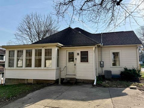 Tiny photo for 102 Stitt Street, Wabash, IN 46992 (MLS # 202610147)