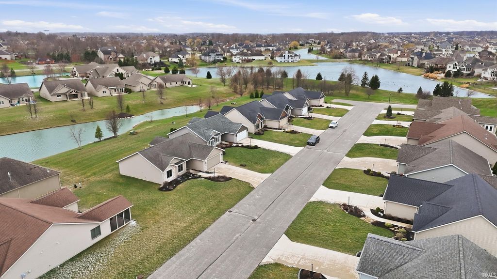 Photo of 13505 Emerald Run Court, Fort Wayne, IN 46814 (MLS # 202612737)