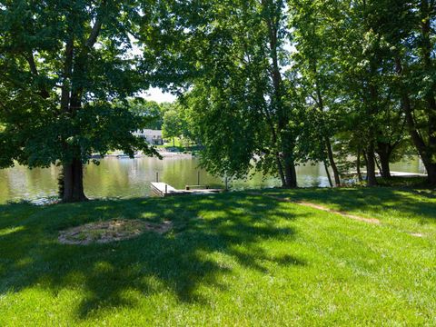 Tiny photo for 455 W Evergreen Plaza, Santa Claus, IN 47579 (MLS # 202617424)
