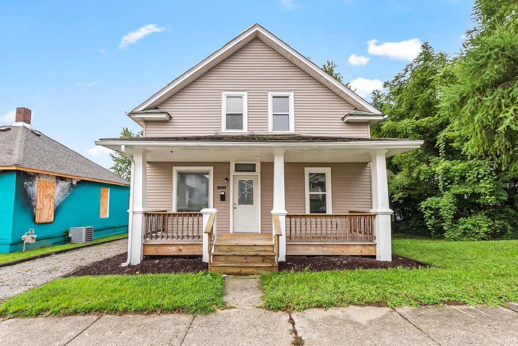 Photo of 1309 3rd Street, Fort Wayne, IN 46808 (MLS # 202633081)
