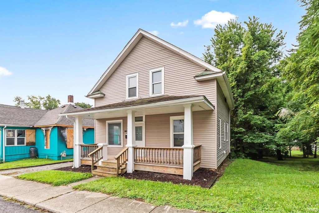 Photo of 1309 3rd Street, Fort Wayne, IN 46808 (MLS # 202633081)