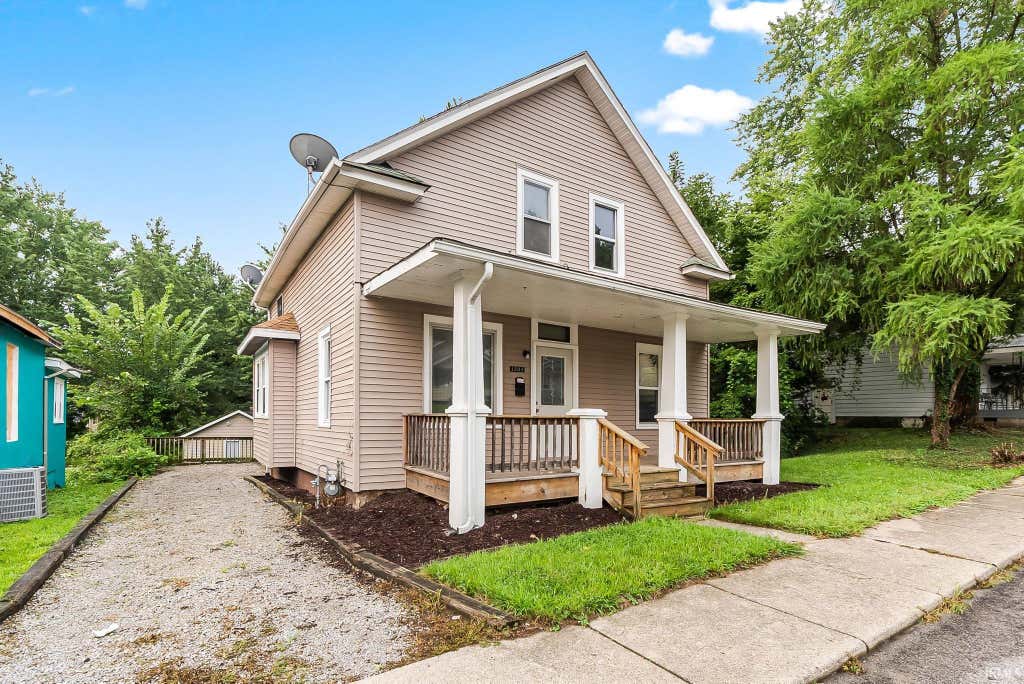 Photo of 1309 3rd Street, Fort Wayne, IN 46808 (MLS # 202633081)
