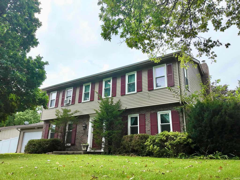 Photo of 1209 Devon Court, Kokomo, IN 46901 (MLS # 202631280)