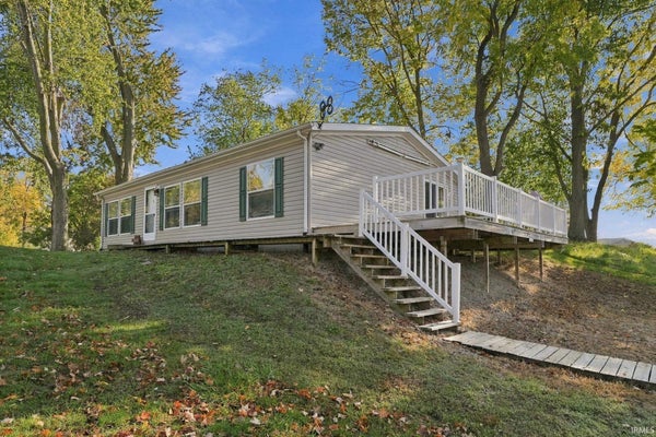 6479 E MCGUIRE RD, CHURUBUSCO, IN 46723 - Image ad94d3b424eb41f653bb2bc860b04b4b/1964357059