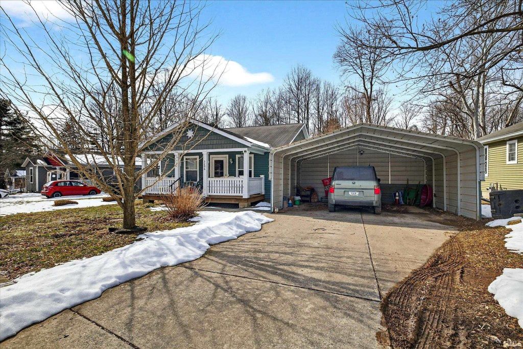 Photo of 3206 S Omaha Crossing Drive, Bloomington, IN 47403 (MLS # 202604796)