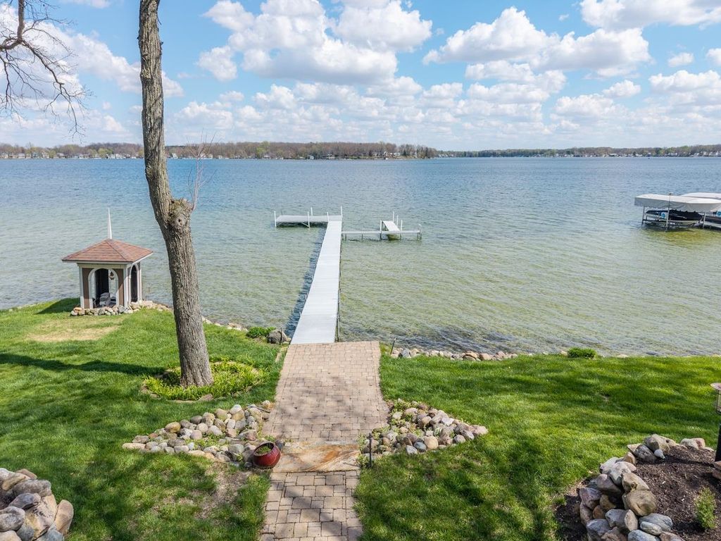 Photo of 222 W Clear Lake Drive, Fremont, IN 46737 (MLS # 202615360)