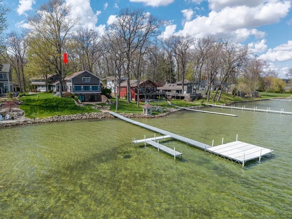 Photo of 222 W Clear Lake Drive, Fremont, IN 46737 (MLS # 202615360)
