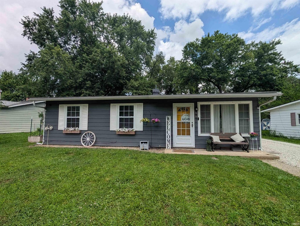 Photo of 5910 SENECA Trail, Kokomo, IN 46902 (MLS # 202626772)