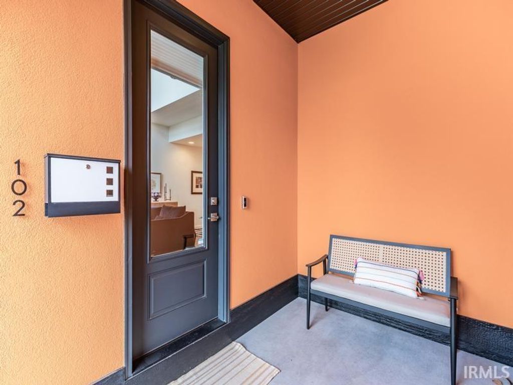 Photo of 31 Jefferson Avenue #102, Evansville, IN 47713 (MLS # 202548258)