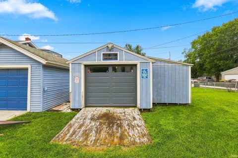 Tiny photo for 2021 Oakland Street, Fort Wayne, IN 46808 (MLS # 202633255)