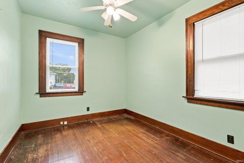 Tiny photo for 2021 Oakland Street, Fort Wayne, IN 46808 (MLS # 202633255)