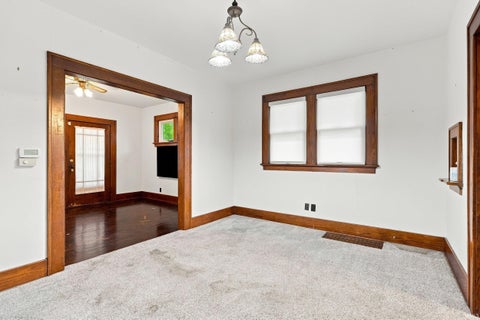 Tiny photo for 2021 Oakland Street, Fort Wayne, IN 46808 (MLS # 202633255)