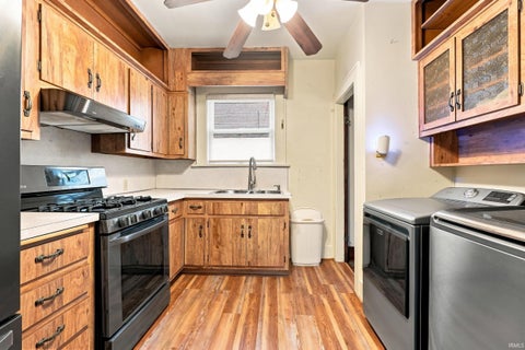 Tiny photo for 2021 Oakland Street, Fort Wayne, IN 46808 (MLS # 202633255)