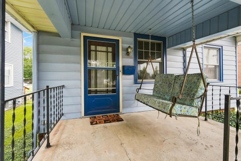 Tiny photo for 2021 Oakland Street, Fort Wayne, IN 46808 (MLS # 202633255)