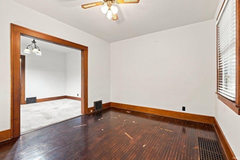 Tiny photo for 2021 Oakland Street, Fort Wayne, IN 46808 (MLS # 202633255)