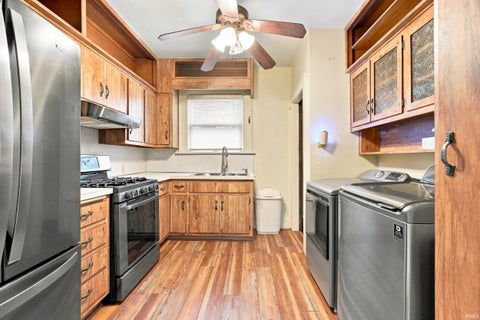 Tiny photo for 2021 Oakland Street, Fort Wayne, IN 46808 (MLS # 202633255)