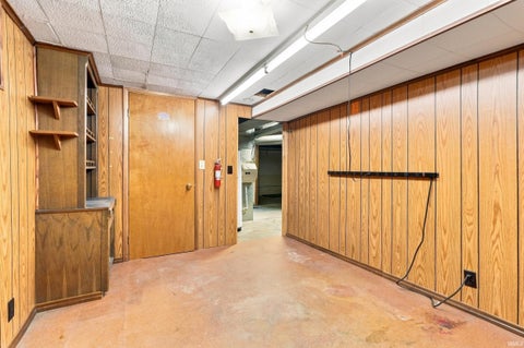 Tiny photo for 2021 Oakland Street, Fort Wayne, IN 46808 (MLS # 202633255)