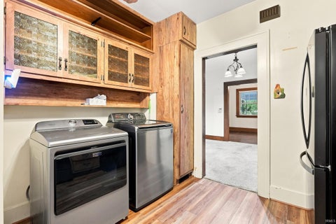 Tiny photo for 2021 Oakland Street, Fort Wayne, IN 46808 (MLS # 202633255)