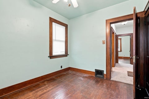 Tiny photo for 2021 Oakland Street, Fort Wayne, IN 46808 (MLS # 202633255)