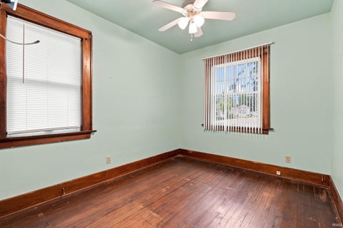 Tiny photo for 2021 Oakland Street, Fort Wayne, IN 46808 (MLS # 202633255)