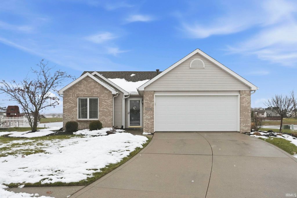 Photo of 12526 Wandering Way Way, Fort Wayne, IN 46818 (MLS # 202548710)