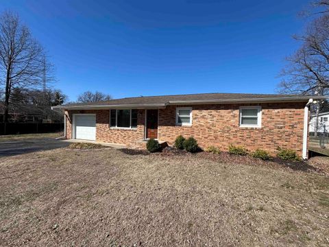 Photo of 206 Eastgate Drive, Vincennes, IN 47591 (MLS # 202606313)