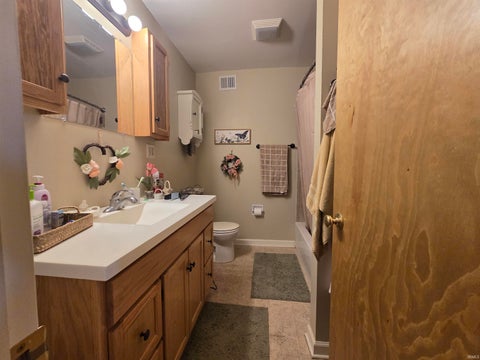 Tiny photo for 1539 W WALNUT Street, Kokomo, IN 46901 (MLS # 202642620)