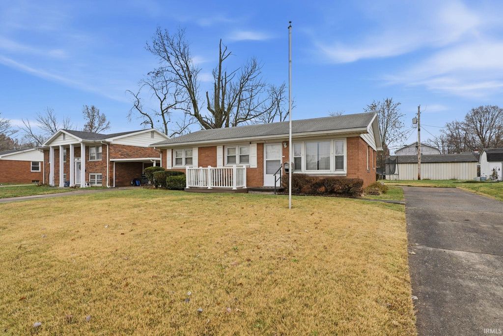 Photo of 917 E Olmstead Avenue, Evansville, IN 47711 (MLS # 202546915)