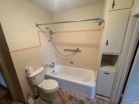 Tiny photo for 608 E 3rd Street, Brookston, IN 47923 (MLS # 202634630)