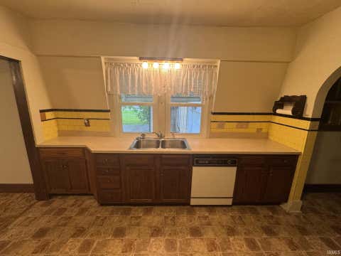 Tiny photo for 608 E 3rd Street, Brookston, IN 47923 (MLS # 202634630)