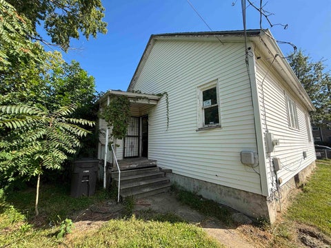 Tiny photo for 2344 Oliver Street, Fort Wayne, IN 46803 (MLS # 202637631)