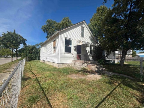 Tiny photo for 2344 Oliver Street, Fort Wayne, IN 46803 (MLS # 202637631)