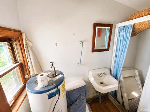 Tiny photo for 1010 N Bell Street, Kokomo, IN 46901 (MLS # 202632428)